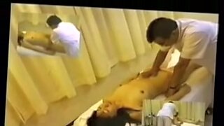 mom son and sister massage