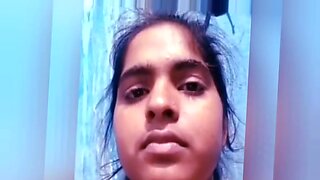 indian girl showing possy