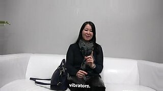 odd asian pissing