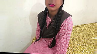 gadhe se chudai karwsti indian girls hd video