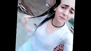 hina khan bathing video