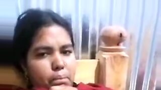 south indian telugu heroine roja aunty show her boobs to her customer