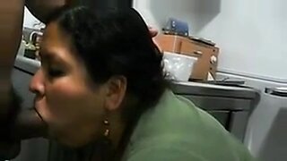 desi uncle fucking aunty 3gp download