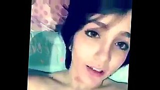 18 year old zhopka shows her hymen and the guy breaks it with his huge coc
