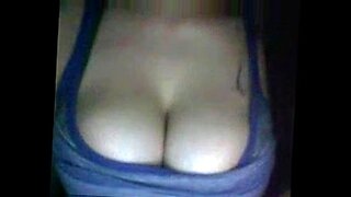 beautiful latin webcam girl fingering her tight pussy