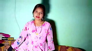 indian girl say mujhe dard ho raha hai